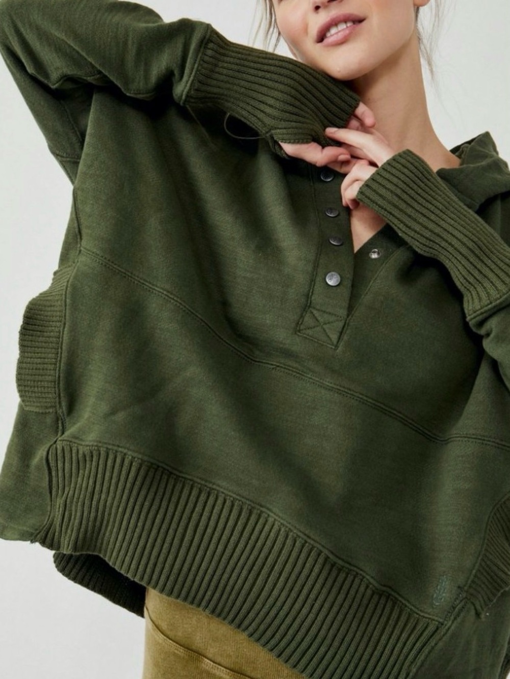 Free People FP Movement Solid Honey Dove Pullover Army
Olive Green
